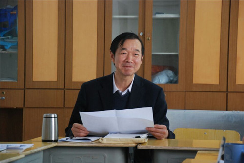 市教研中心教研员周仁良老师莅临我校指导教学