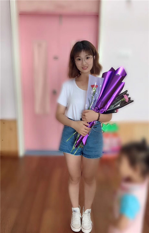 90后美女幼师的一天