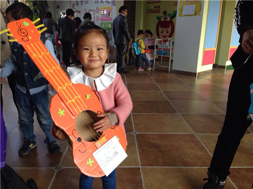 外国语幼儿园亲子乐器制作大赛
